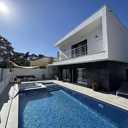 Paraty Villa Aroeira (Setubal)